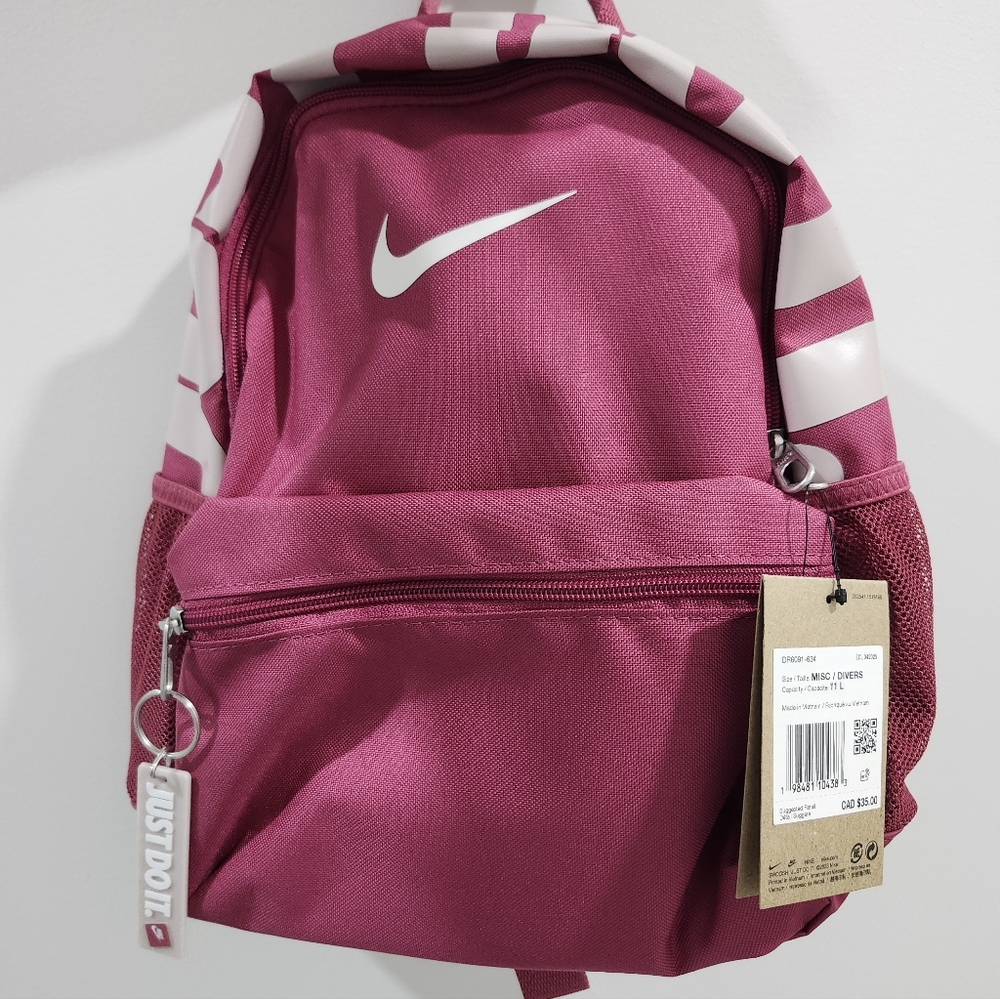 NWT NIKE CHILDREN MINI BACKPACK